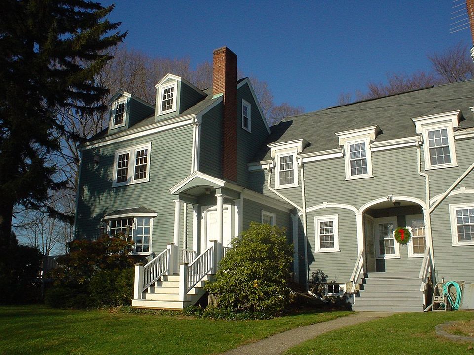 1st image of 206 Kenoza Ave