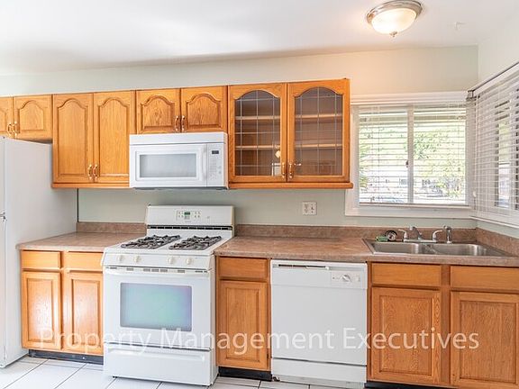 4th image of 5302 Auburn Dr