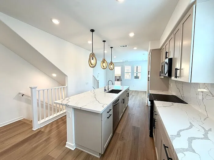 135 Evergreen Ln — Photo 17