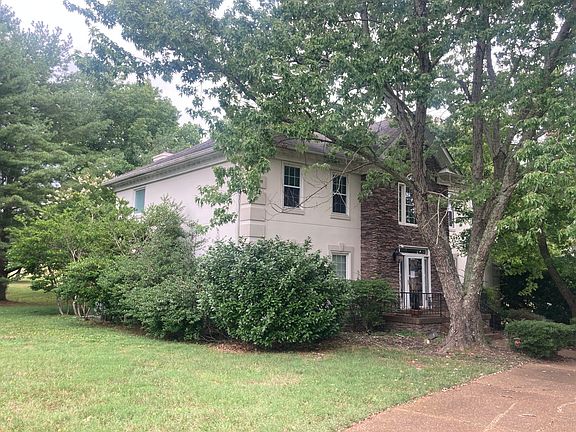 3rd image of 9300 Hidden Oak Dr