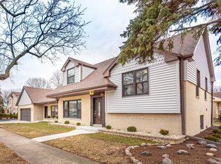 1527 S Greenwood Ave, Park Ridge, IL 60068