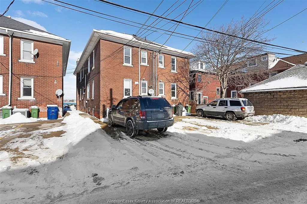 Building Photo - 1529 Riverside Dr E