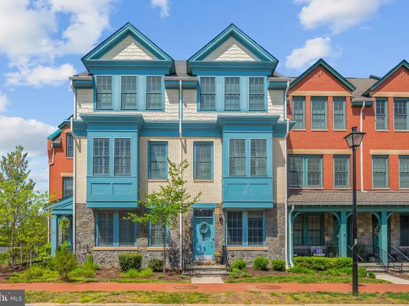 1025 Bernard St, Alexandria, VA 22314