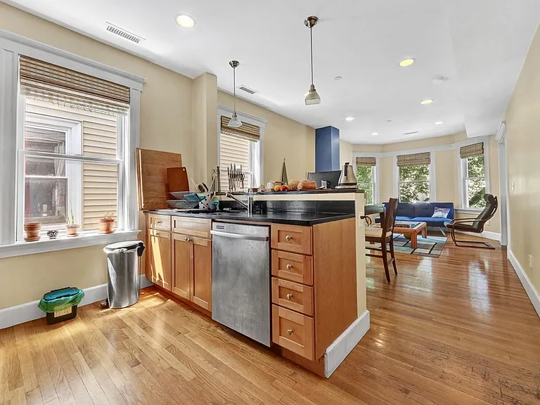 292 Western Ave #1 — Photo 4