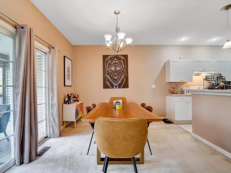 728 Spring Valley Dr — Photo 15