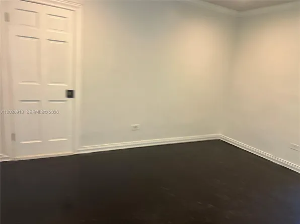 8260 Byron Ave APT 5, Miami Beach, FL 33141