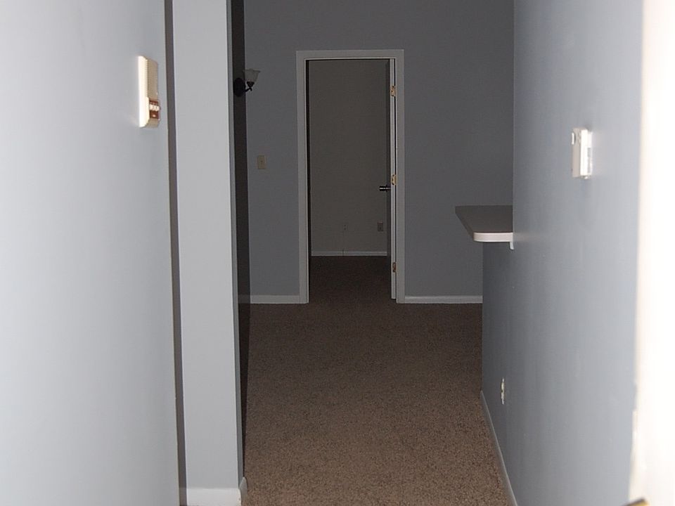 1st image of 140 Mallard Glen Dr APT 8