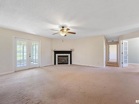 5th image of 2107 Blanchard Ct
