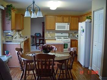 3rd image of 1431 S Abington Ln