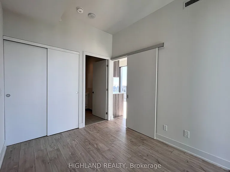 8 Cumberland St #3802 — Photo 26