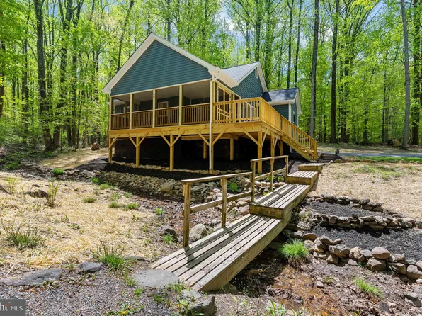 68 Mountain Dew Ln, Harpers Ferry, WV 25425
