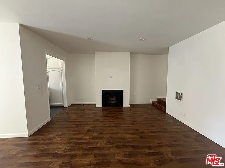 1337 N Sierra Bonita Ave #204 — Photo 4