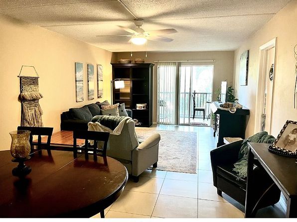4435 1st St NE UNIT 210
