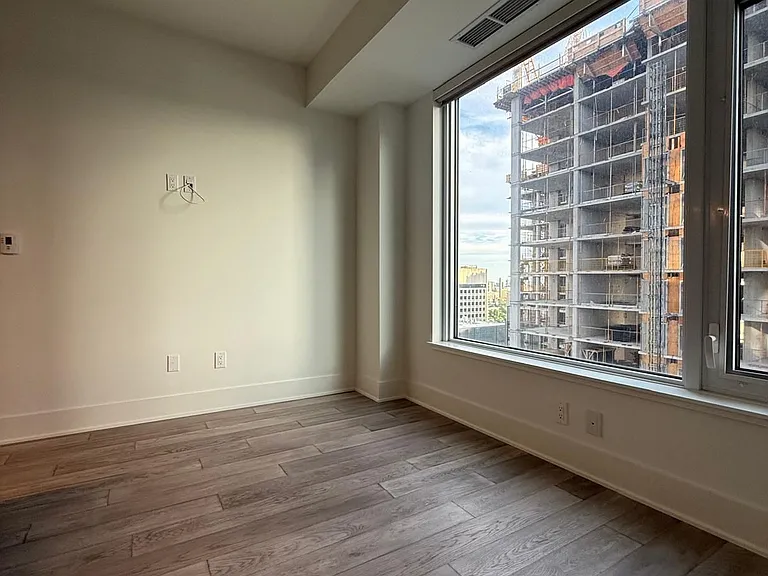 11 Yorkville Ave #2201 — Photo 13