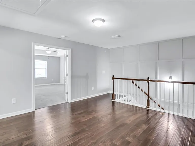 330 Avalon Sq — Photo 19