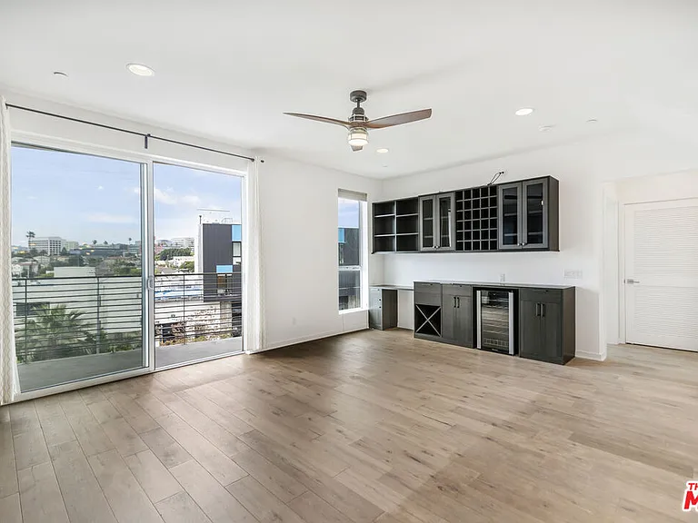 1045 Manzanita St — Photo 13