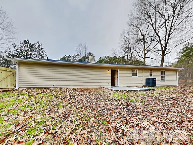 4702 Bullock Ln — Photo 17