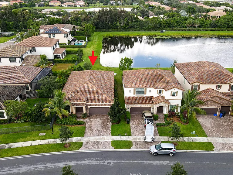 8985 Gulf Run Way — Photo 20