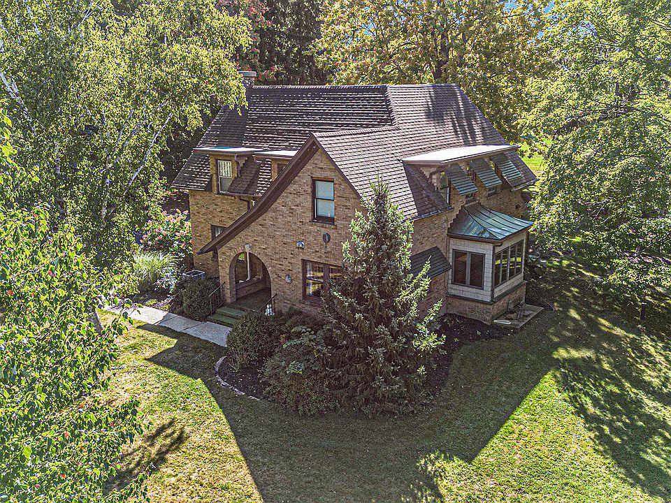 1st image of 3000 Lake Michigan Dr NW