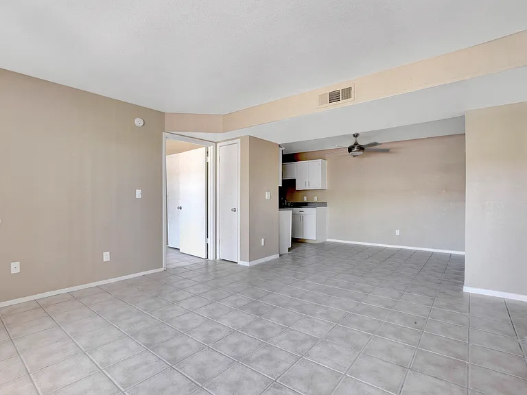 Saratoga Palms — Photo 44