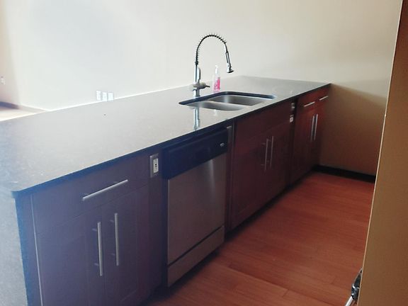 2nd image of 2514 Abercorn St #307