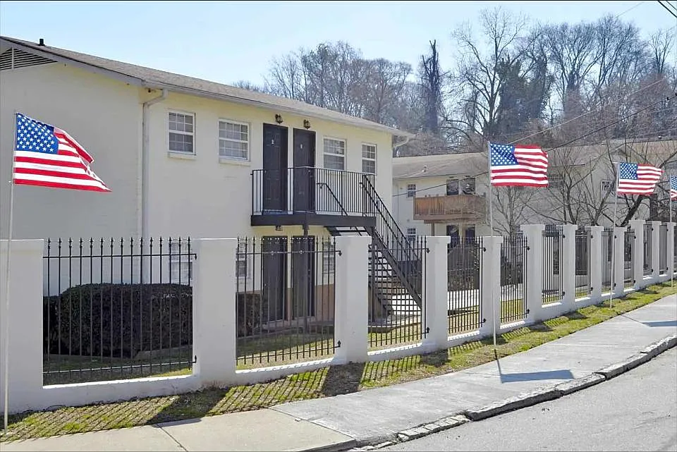 Manor III Apartments