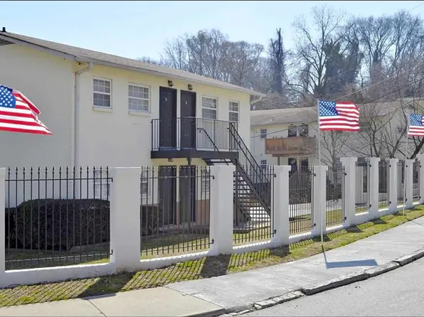 Manor III Apartments