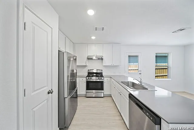 3 bed, 2.0 bath, 1130 sqft, $1,525 — Photo 4
