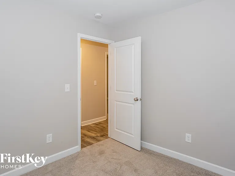 145 McKinnon Ave NE — Photo 13
