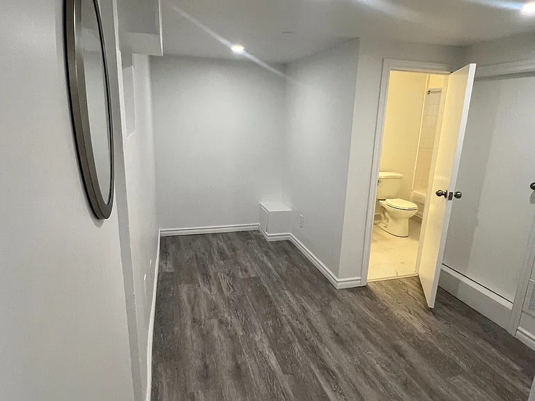 1389 Lansdowne Ave — Photo 8