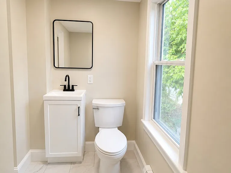 107 Franklin St #1 — Photo 5
