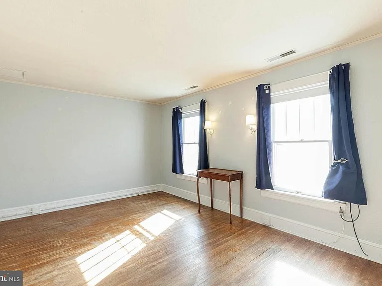 84 W Green St — Photo 16