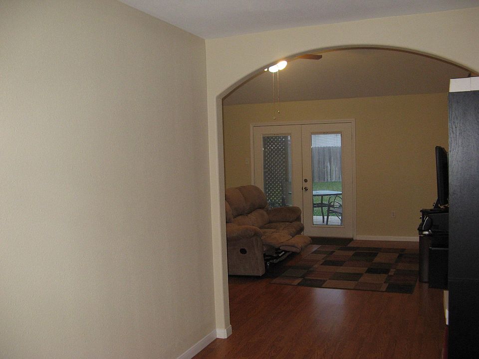 1st image of 2920 Pine St