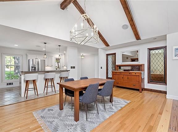 3rd image of 3309 W 92nd St