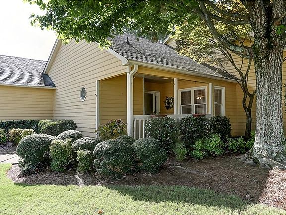 3rd image of 30 Heartwood Dr