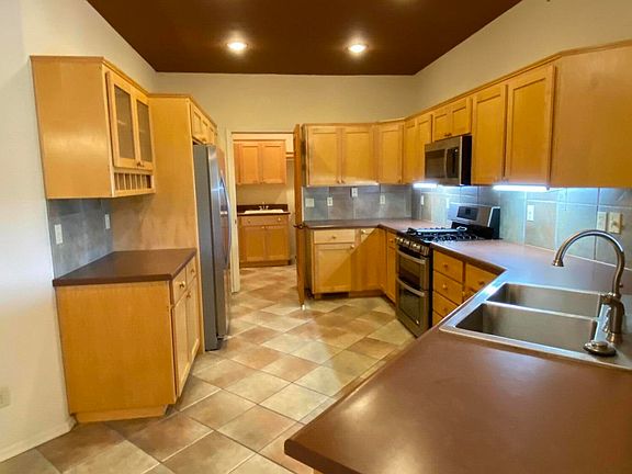 3rd image of 2262 Sequoia Dr