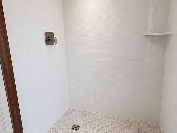 4th image of 32742 Oak Orchard Rd Unit 4