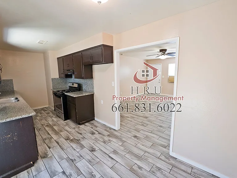 1821 Lacey St — Photo 15