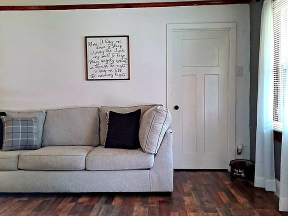 5th image of 212 Simmons St