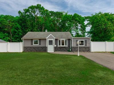 527 Rockaway Street, West Islip, NY, 11795