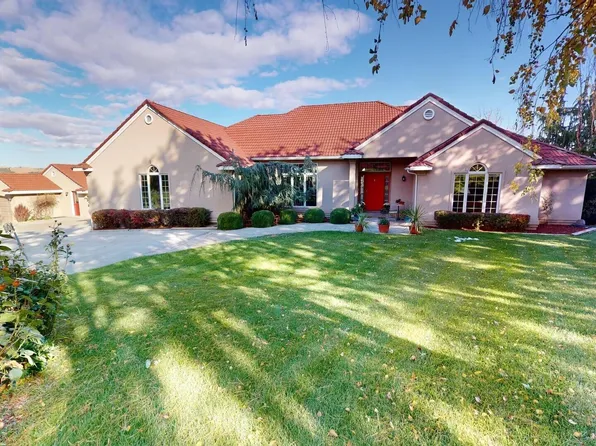 121 Basalt Springs Way, Naches, WA 98937