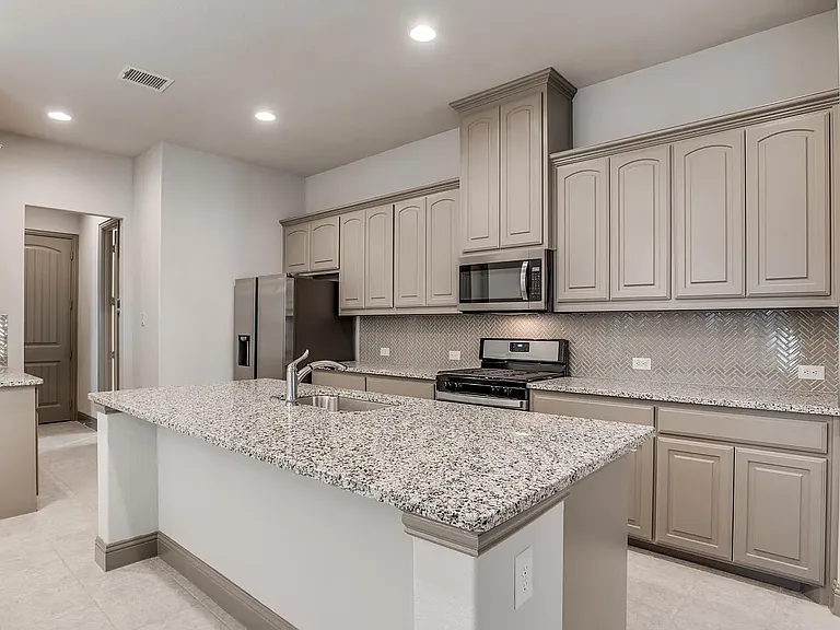 7617 Regal Ln — Photo 16