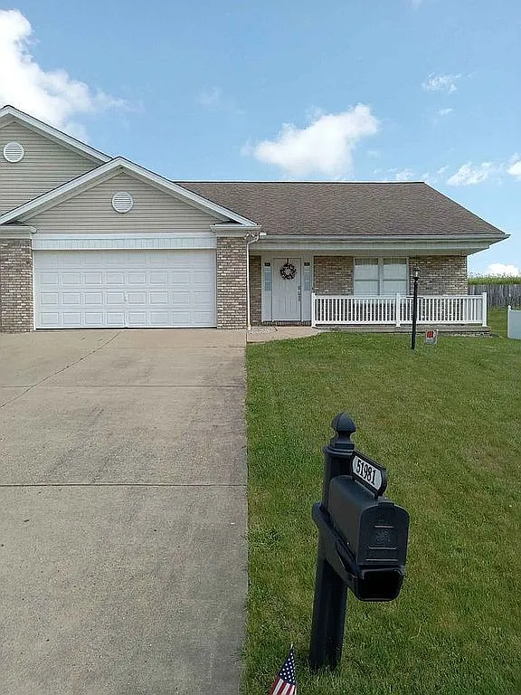 51981 Scotch Pine Dr photo 1