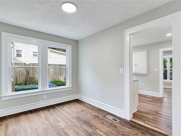 5th image of 1238 Trenton St SE