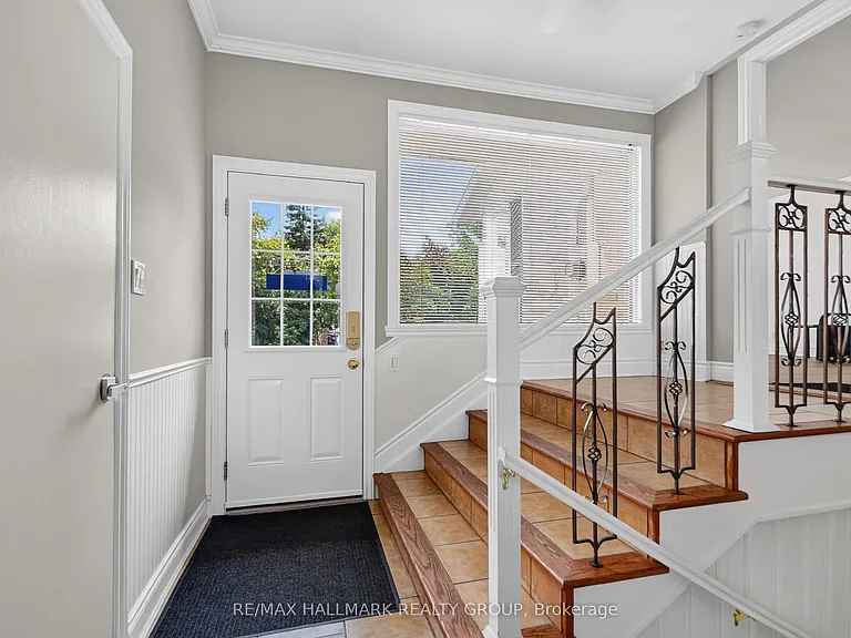 1125 Kenaston St — Photo 3