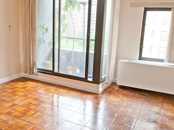 5th image of 322-324 W 23rd St #5A