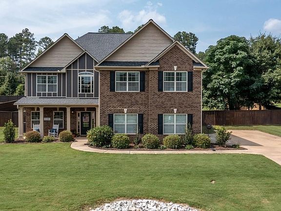 3rd image of 119 Nobility Ln