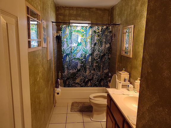 5th image of 617 Carondelay Dr