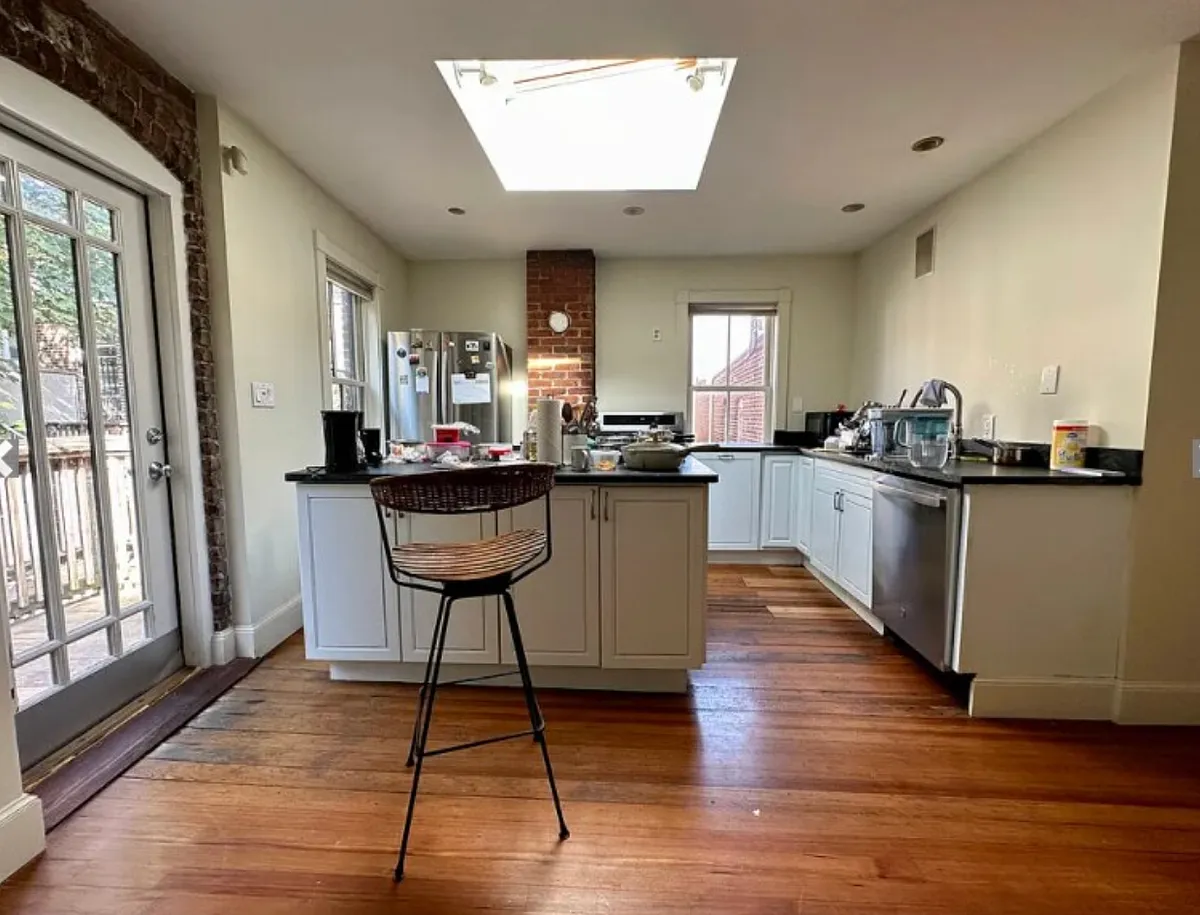 Building Photo - 151 Highland St #1