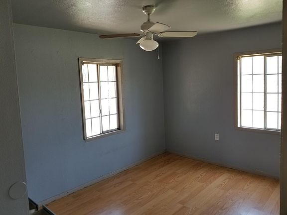 3rd image of 1476 S Mountain View Ave
